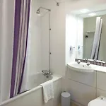 Hotel Premier / Bradford Airport 3*
