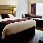 Premier / Bradford Airport 3*