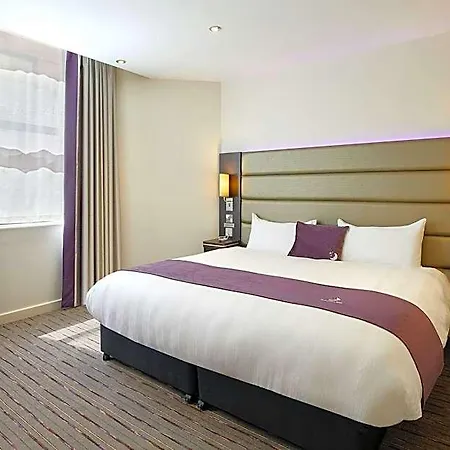 Premier / Bradford Airport 3*