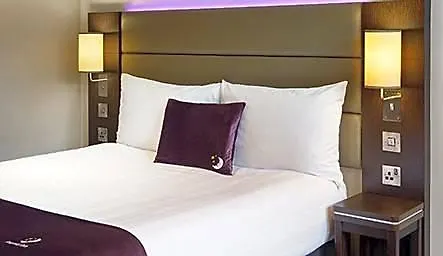 Hotel Premier / Bradford Airport