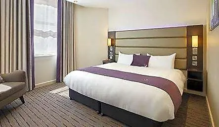 Premier / Bradford Airport 3*