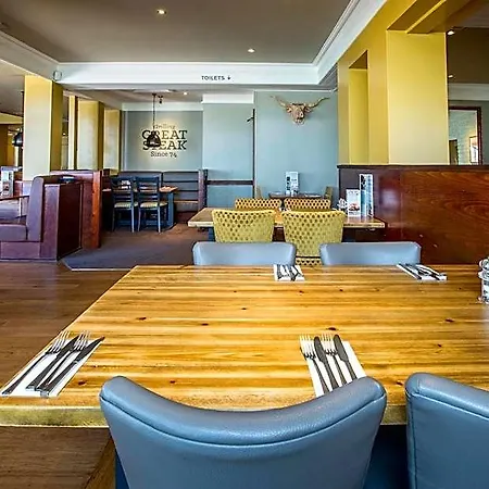 Hotel Premier / Bradford Airport