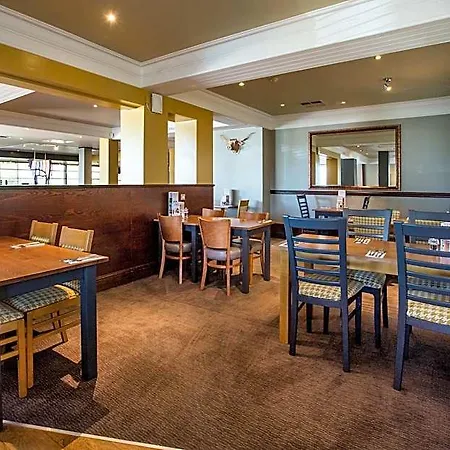 Hotel Premier / Bradford Airport 3*