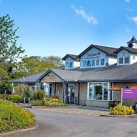 Hotel Premier / Bradford Airport 3*