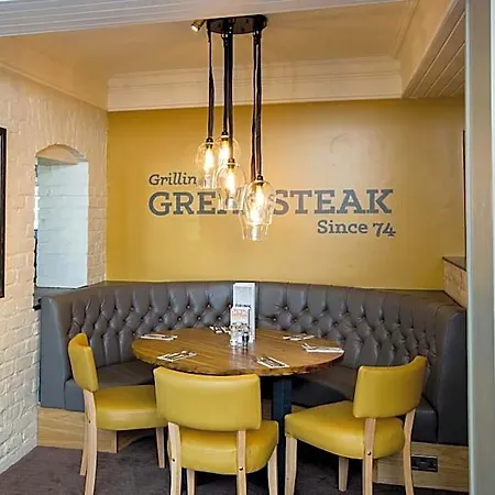 Premier / Bradford Airport Hotel 3*