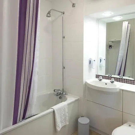 Hotel Premier Leeds / Bradford Airport 3*