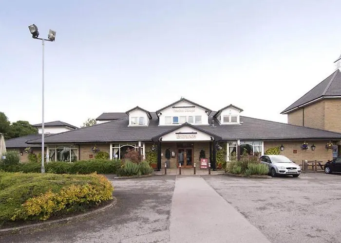 Hotel Premier / Bradford Airport